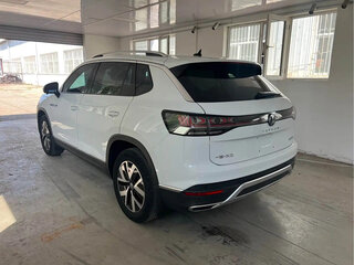 2022 Volkswagen Tayron I Рестайлинг, белый, 2520000 рублей, вид 4