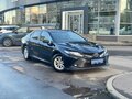2020 Toyota Camry VIII (XV70), чёрный, 2450000 рублей - вид 2