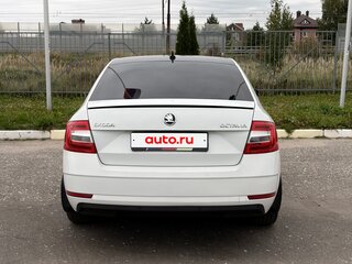 2017 Skoda Octavia III (A7) Рестайлинг, белый, 1550000 рублей, вид 4