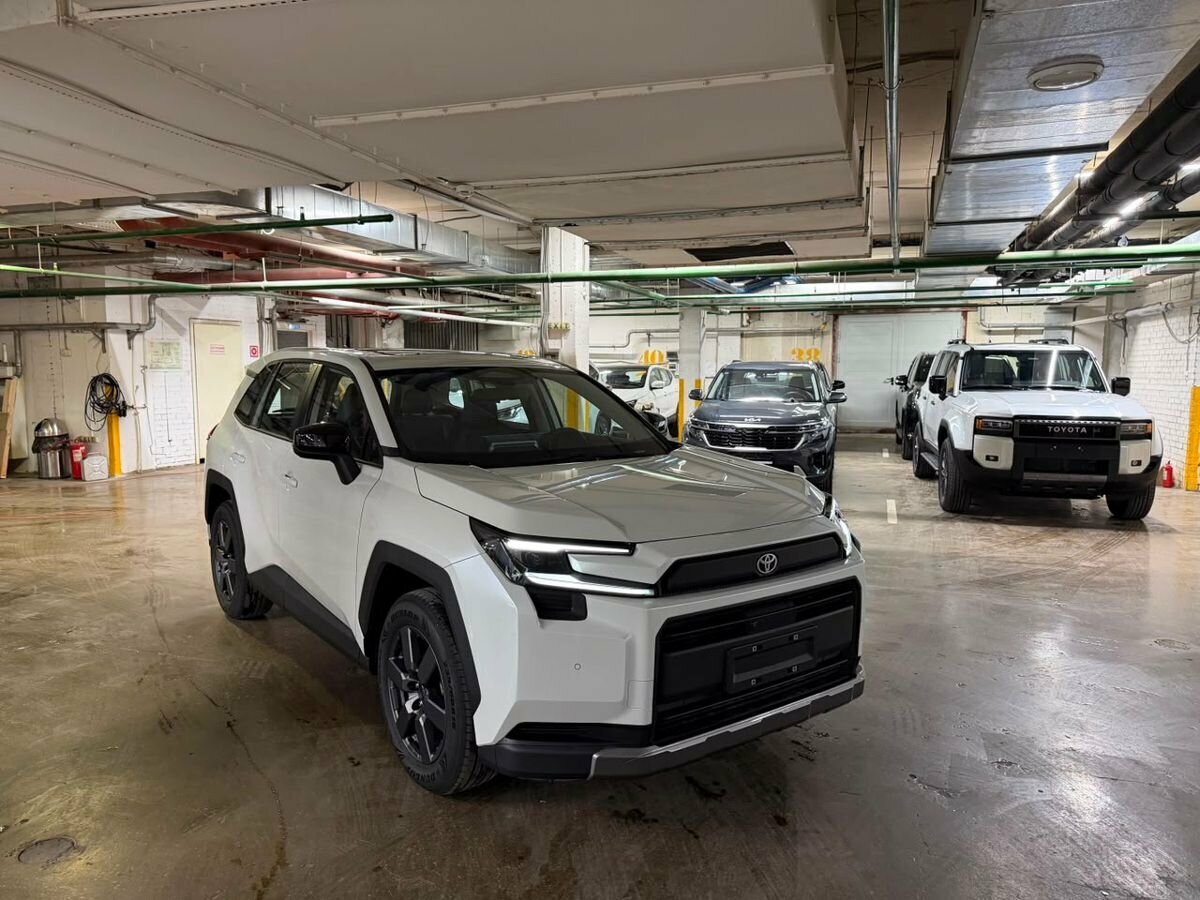 Открыть фотографии: Toyota RAV4 VI (XA60)