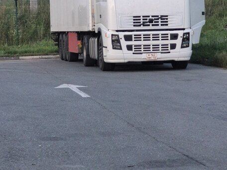 2002 Volvo FH, белый, 1999999 рублей, вид 1