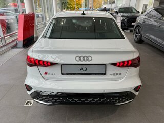 2025 Audi A3L 35 TFSI IV (8Y) Рестайлинг, белый, 4200000 рублей, вид 3