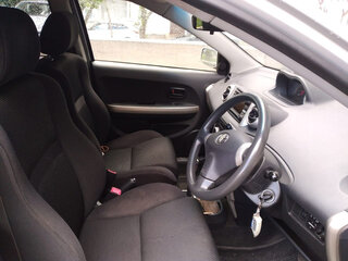 2003 Toyota Ist I, серебристый, 480000 рублей, вид 4