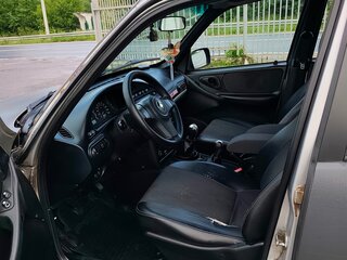 2012 Chevrolet Niva I Рестайлинг, серебристый, 420000 рублей, вид 5