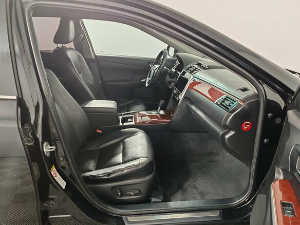 2013 Toyota Camry VII (XV50), чёрный, 1299000 рублей - вид 14