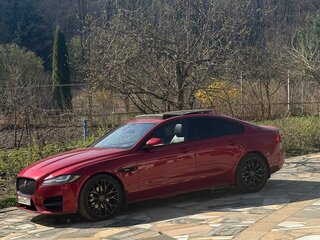 2017 Jaguar XF II, красный, 2300000 рублей, вид 2