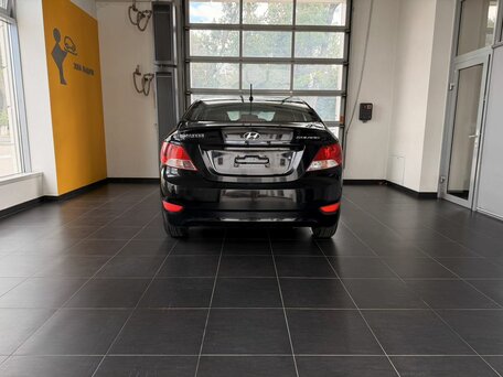 2012 Hyundai Solaris I, чёрный, 600000 рублей, вид 5