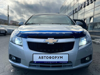 2012 Chevrolet Cruze I Рестайлинг, серебристый, 690000 рублей, вид 3