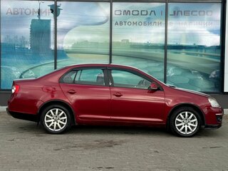 2008 Volkswagen Jetta V, красный, 375000 рублей, вид 4