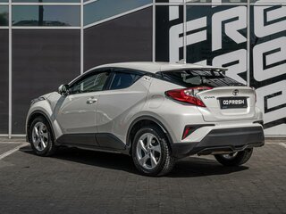 2019 Toyota C-HR I, белый, 2120000 рублей, вид 2