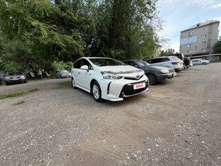 2015 Toyota Prius Alpha I (ZVW40/41) Рестайлинг, белый, 1250000 рублей, вид 3