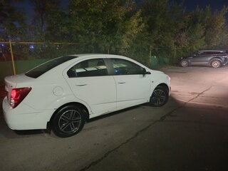 2012 Chevrolet Aveo II, белый, 650000 рублей, вид 3