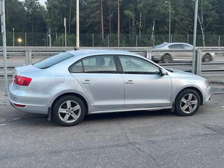 2013 Volkswagen Jetta VI, серый, 675000 рублей, вид 3