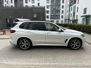2021 BMW X5 30d IV (G05/G18), белый, 6750000 рублей, вид 4