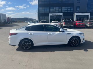 2019 Kia Optima IV Рестайлинг, белый, 1890000 рублей, вид 4