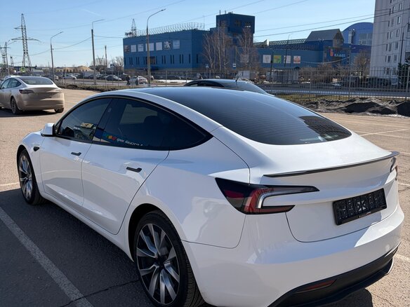 2024 Tesla Model 3 Long Range I Рестайлинг, белый, 6750000 рублей - вид 6