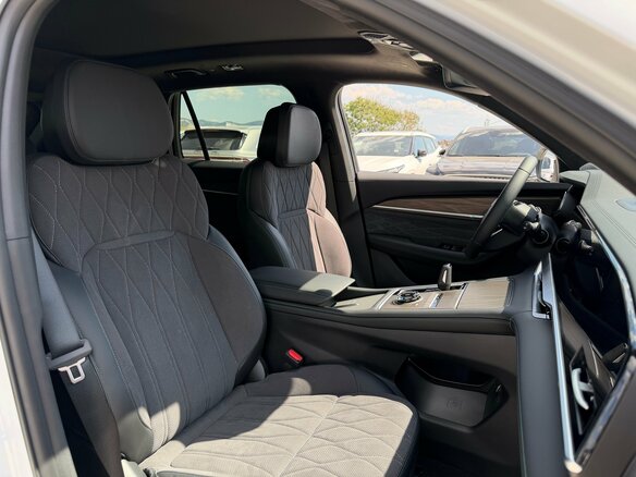 2026 Geely Monjaro I, белый, 4899990 рублей - вид 12