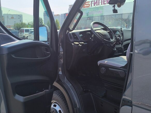 2020 Iveco Daily, серый, 3800000 рублей - вид 19