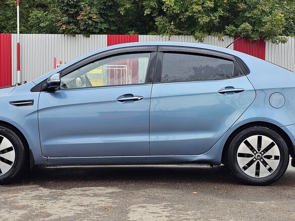 2013 Kia Rio 5-speed III, голубой, 780000 рублей - вид 6