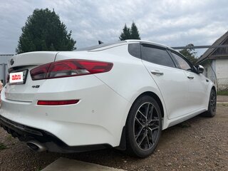 2019 Kia Optima IV Рестайлинг, белый, 2100000 рублей, вид 4