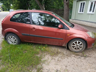 2006 Ford Fiesta Mk5, красный, 150000 рублей, вид 3