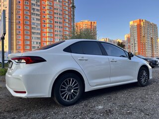 2022 Toyota Corolla Sporty XII (E210) Рестайлинг, белый, 1850000 рублей, вид 4