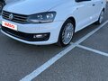 2017 Volkswagen Polo V Рестайлинг, белый, 900000 рублей
