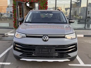 2026 Volkswagen Tharu XR, серый, 1900000 рублей, вид 2