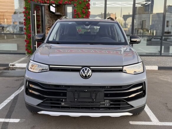 2026 Volkswagen Tharu XR, серый, 1900000 рублей - вид 1