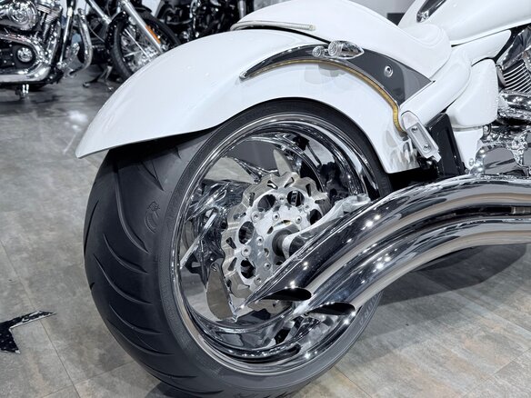 2007 Suzuki Boulevard M109R, белый, 1799000 рублей - вид 12