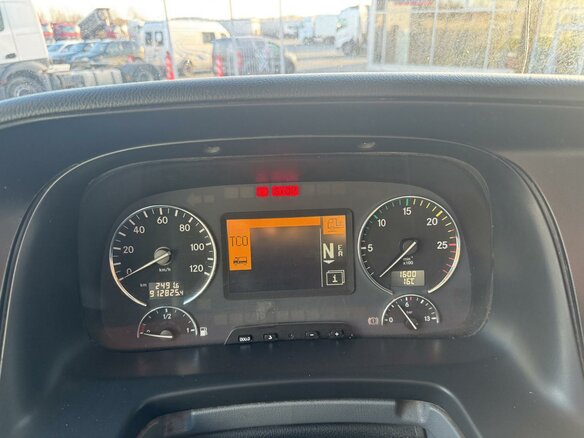 2013 Mercedes-Benz Actros, красный, 2950000 рублей - вид 25