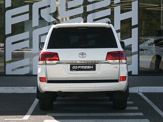 2020 Toyota Land Cruiser 200 Series Рестайлинг 2, белый, 7369000 рублей, вид 4