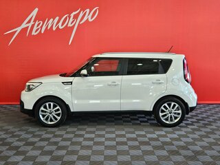 2017 Kia Soul II Рестайлинг, белый, 1500000 рублей, вид 2