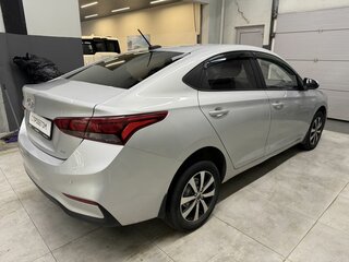 2018 Hyundai Solaris II, серебристый, 1180000 рублей, вид 4