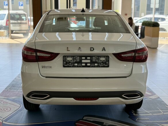 2026 Lada (ВАЗ) Vesta I Рестайлинг (NG), белый, 1735000 рублей - вид 3