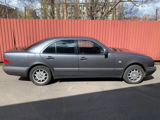 1995 Mercedes-Benz E-Класс 300 II (W210, S210), серый, 460000 рублей, вид 3