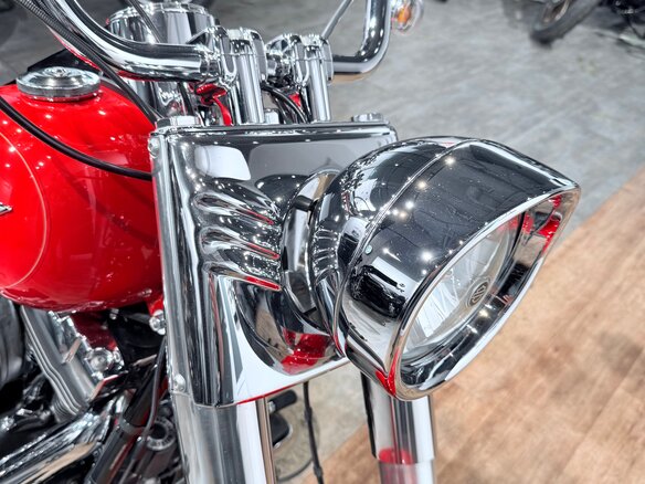 2010 Harley-Davidson Fat Boy, красный, 1099000 рублей - вид 20