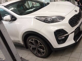 2018 Kia Sportage IV Рестайлинг, белый, 2155000 рублей, вид 1
