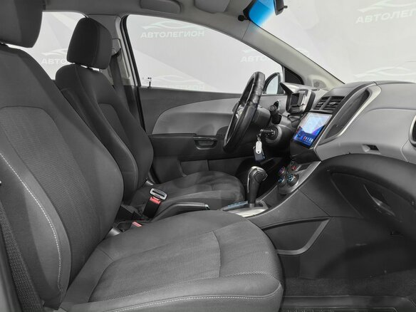 2014 Chevrolet Aveo II, серебристый, 550000 рублей - вид 12