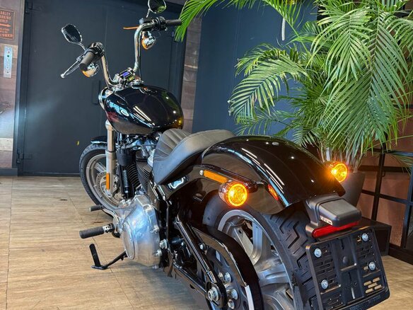 2024 Harley-Davidson Softail Standard, чёрный, 1890000 рублей - вид 6