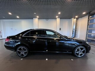 2013 Mercedes-Benz E-Класс 200 IV (W212, S212, C207) Рестайлинг, чёрный, 1820000 рублей, вид 2