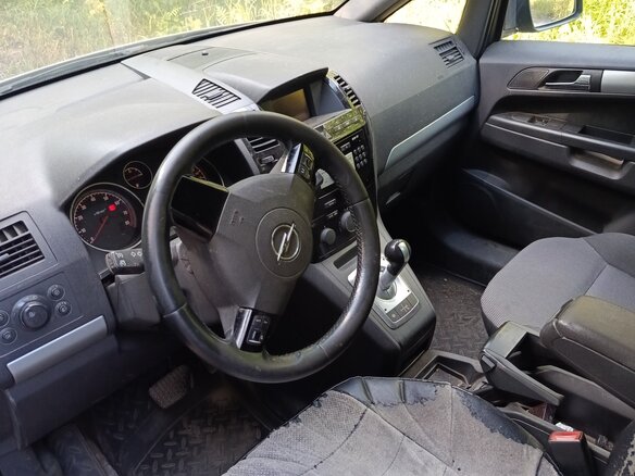2011 Opel Zafira B Рестайлинг, бежевый - вид 4