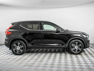 2021 Volvo XC40 I, чёрный, 3237000 рублей, вид 4