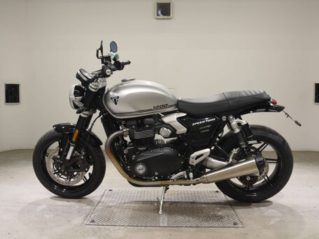 2025 Triumph Speed Twin, чёрный, 1260000 рублей, вид 2