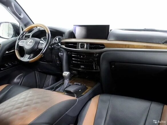 2017 Lexus LX 450d III Рестайлинг 2, серый, 7300000 рублей - вид 5