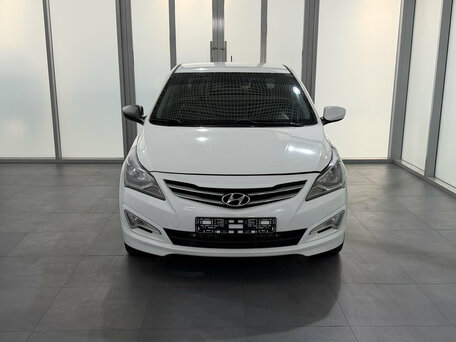 2015 Hyundai Solaris I Рестайлинг, белый, 1470000 рублей, вид 2