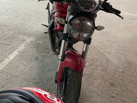 2008 Ducati Monster 696, красный, 450000 рублей, вид 2