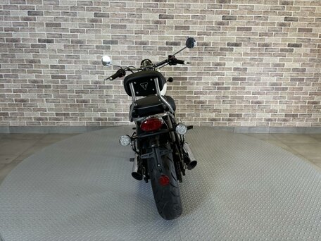 2023 Triumph Bonneville Speedmaster, белый, 1282000 рублей, вид 4