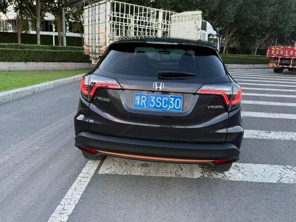 2022 Honda Vezel I Рестайлинг, чёрный, 1313000 рублей - вид 4