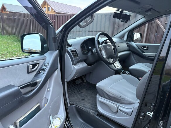 2011 Hyundai H-1 II, чёрный, 1500000 рублей - вид 12